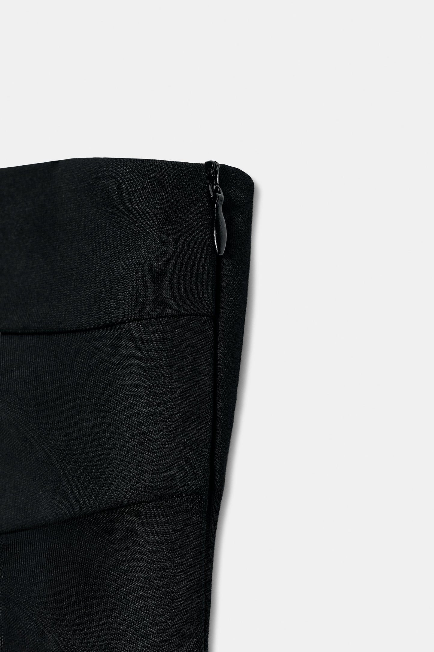#020C0E, Noir