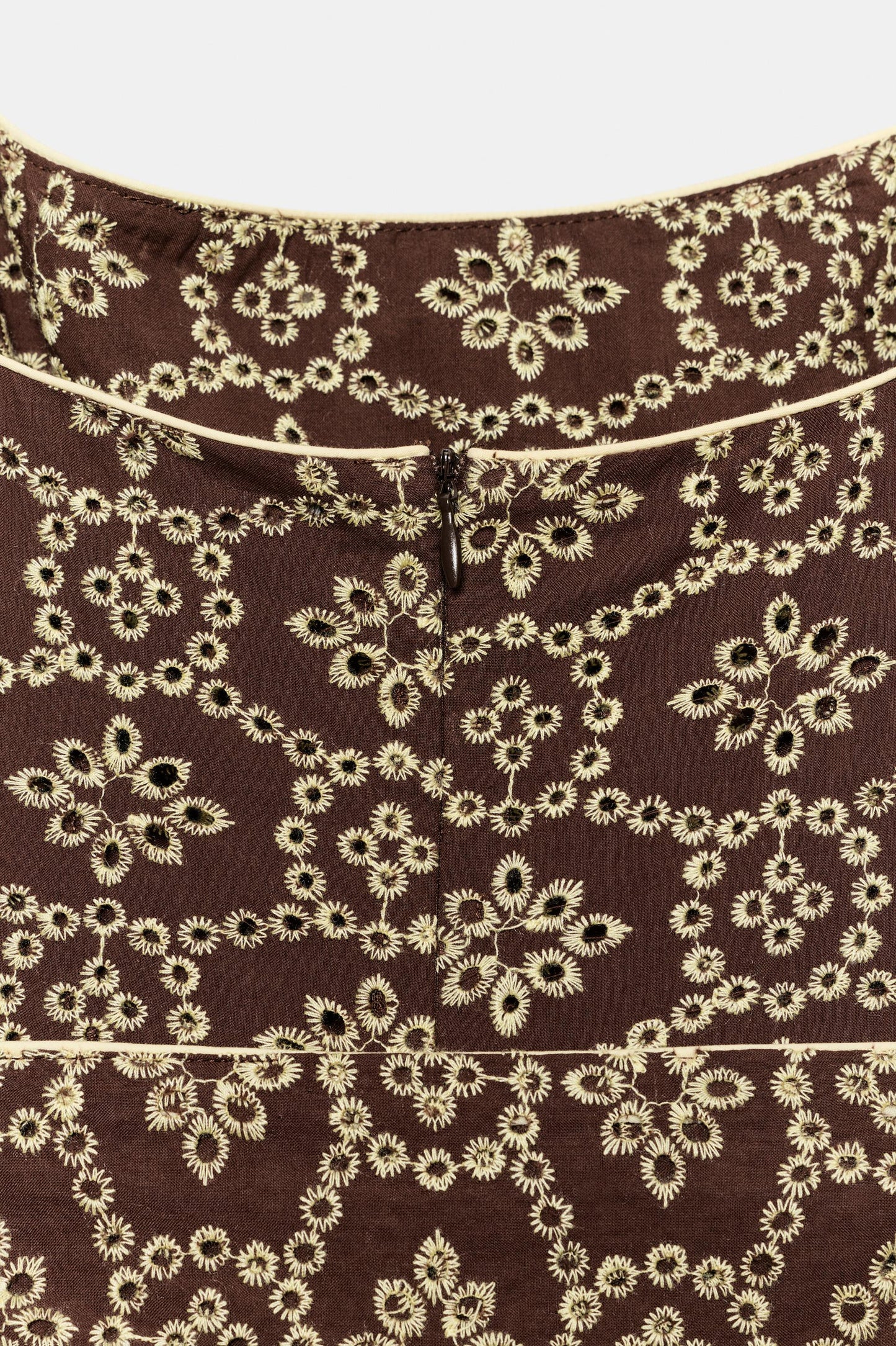 #442B1E, Marron / Écru